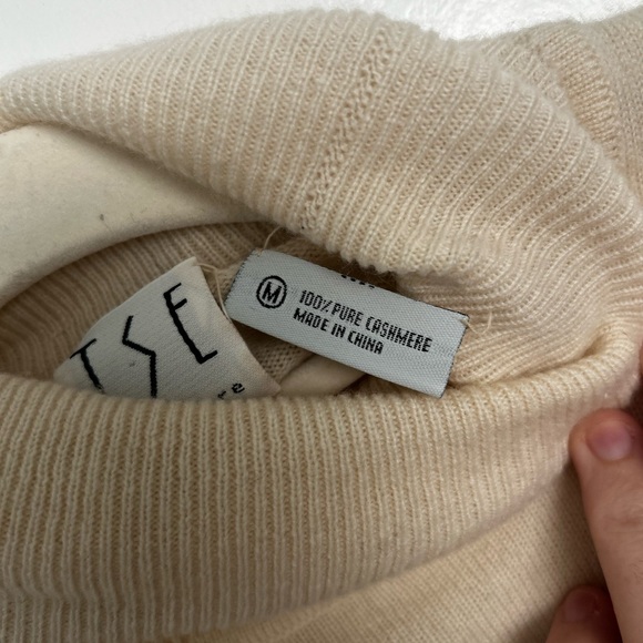 TSE 100% Cashmere Cream Sweater Turtleneck - Picture 5 of 9